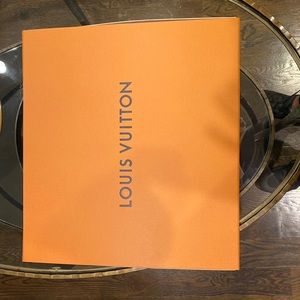 Louis Vuitton Neverfull box